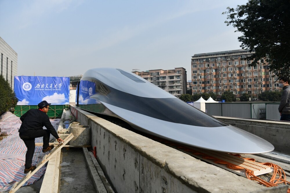 Prototip de tren care poate atinge viteza de 620 de km/h, lansat în China. Cum arată. GALERIE FOTO - Imaginea 1
