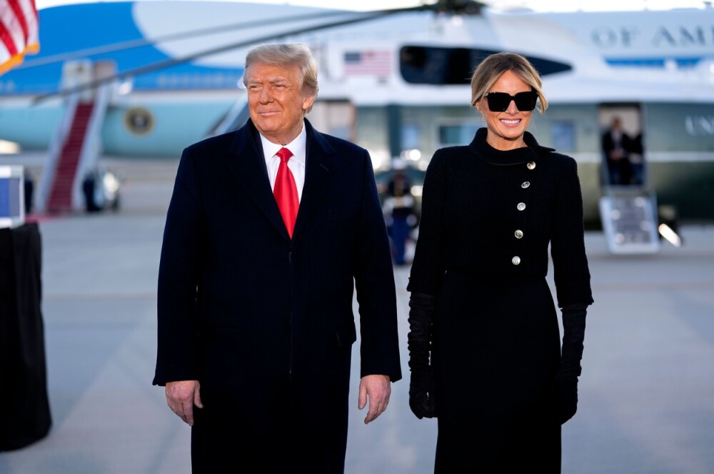 Melania și Donald Trump au ajuns în Florida. Ce ținută inedită a purtat fosta primă doamnă. GALERIE FOTO - Imaginea 7