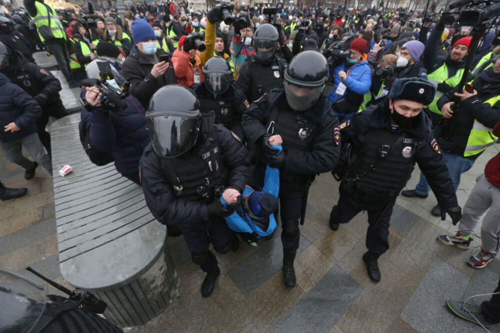 Proteste violente față de arestarea lui Navalnîi pe tot teritoriul Rusiei. Peste 2.500 de persoane au fost reținute - Imaginea 5