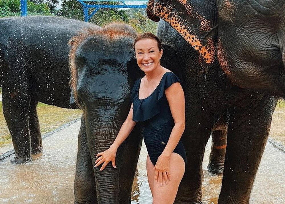 Actrița Jane Seymour (70 de ani), în vacanță în Thailanda. A vizitat un sanctuar de elefanți și a fost impresionată - Imaginea 3