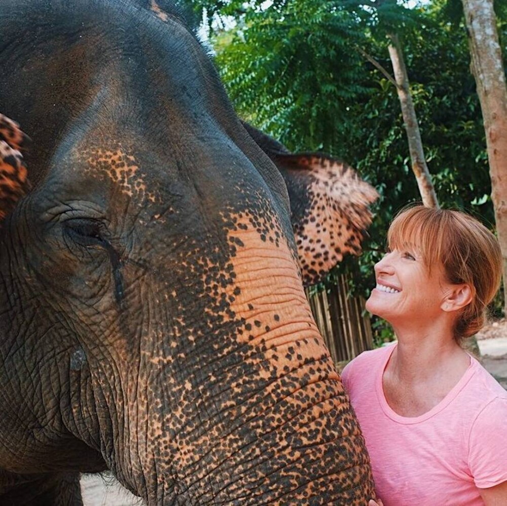 Actrița Jane Seymour (70 de ani), în vacanță în Thailanda. A vizitat un sanctuar de elefanți și a fost impresionată - Imaginea 5