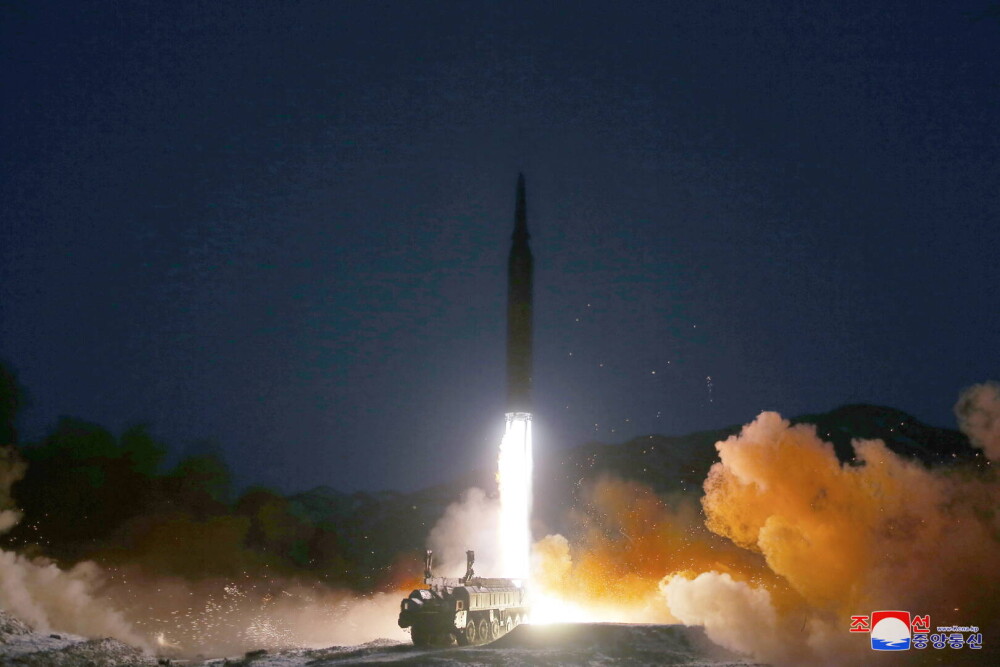 Reacția sud-coreenilor după ce Kim Jong Un a testat cu succes o rachetă hipersonică. A lovit o țintă la 1.000 de km distanță - Imaginea 3