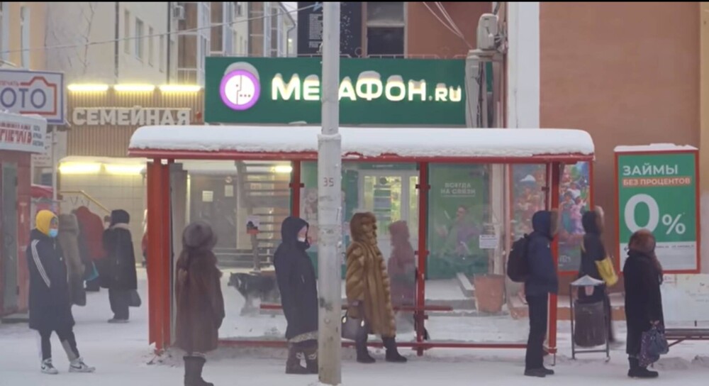 VIDEO Cum e să trăiești în cel mai rece oraș de pe pământ, unde temperaturile ajung și la -70 de grade Celsius - Imaginea 1