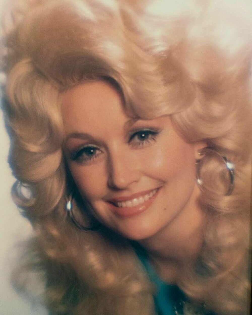 GALERIE FOTO Cum arăta Dolly Parton în tinerețe. Actrița a împlinit 76 de ani - Imaginea 5