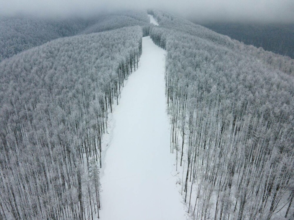 GALERIE FOTO Se deschide cea mai lungă pârtie de schi din România - Imaginea 1