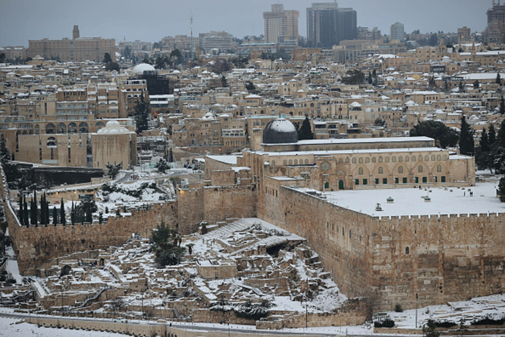 Fenomen rar în Israel: Zăpada a acoperit străzile din Ierusalim şi Cisiordania. FOTO și VIDEO - Imaginea 4