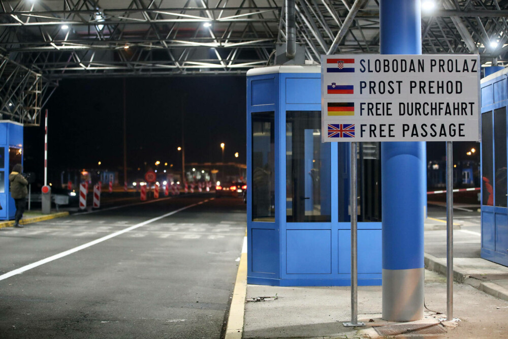 Zi mare pentru Croația: Statul balcanic a adoptat euro şi a aderat la spaţiul Schengen. Sărbătoare la graniță | GALERIE FOTO - Imaginea 2