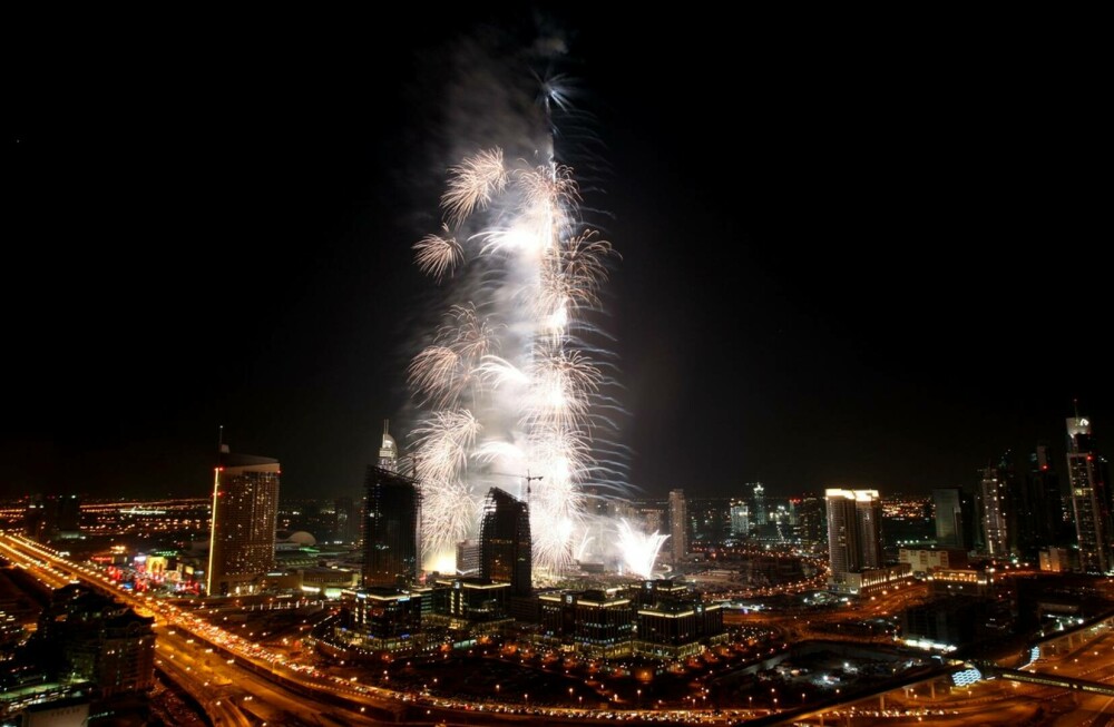 13 ani de la inaugurarea celei mai mari clădiri din lume - Burj Khalifa. Imagini de atunci și de acum | GALERIE FOTO - Imaginea 1