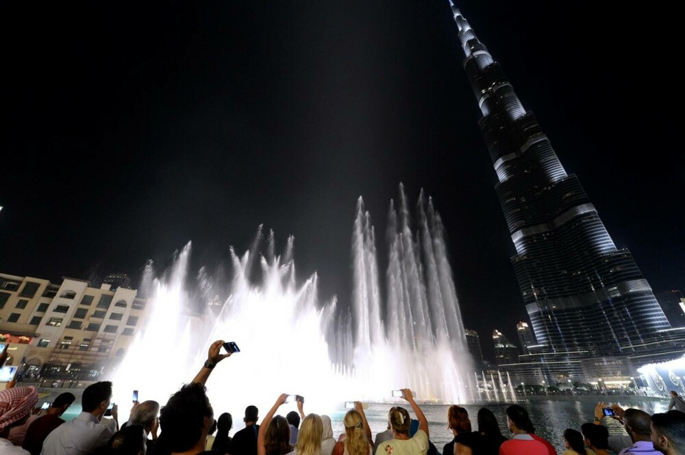 13 ani de la inaugurarea celei mai mari clădiri din lume - Burj Khalifa. Imagini de atunci și de acum | GALERIE FOTO - Imaginea 13