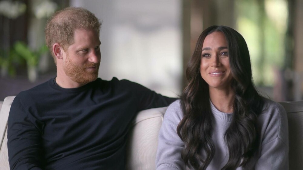 Meghan Markle și-a sărbătorit ziua de naștere într-o rochie de 240 de dolari. Cum a fost îmbrăcată ducesa de Sussex | FOTO - Imaginea 4