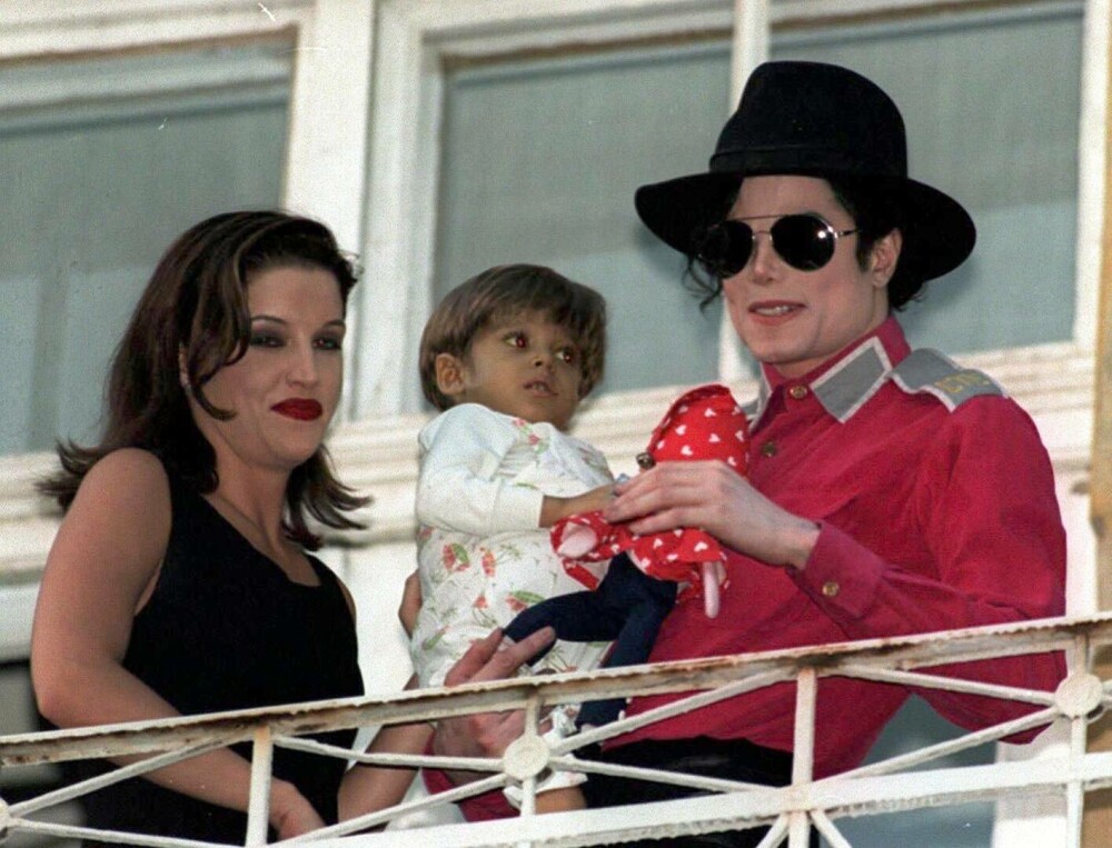 Cine a fost Lisa Marie Presley. A fost căsătorită cu Michael Jackson | GALERIE FOTO - Imaginea 14