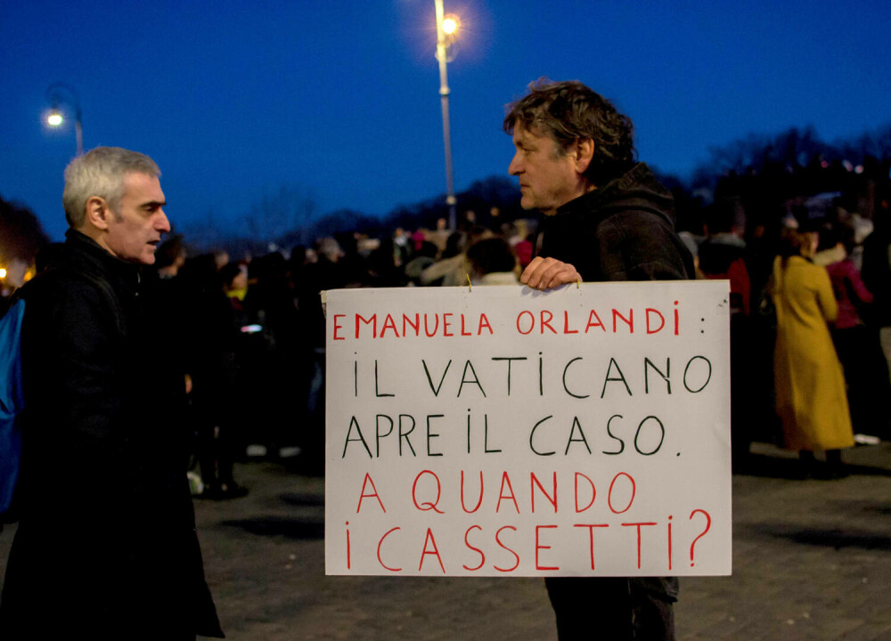Aproximativ 200 de persoane au protestat în apropiere de Vatican pentru a cere adevărul despre dispariţia Emanuelei Orlandi - Imaginea 3