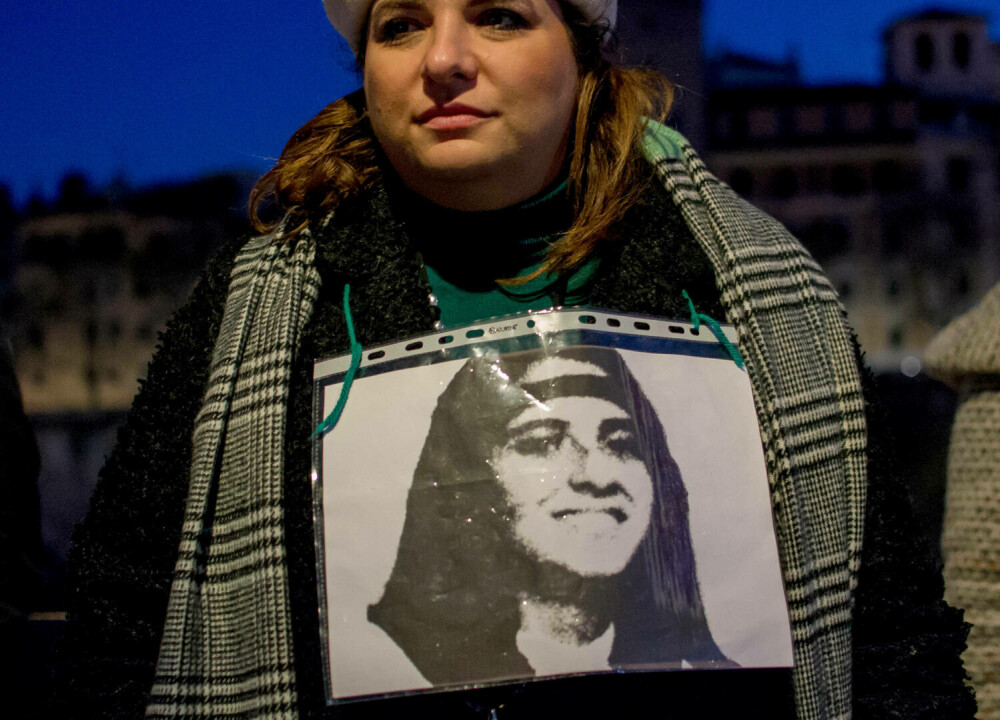 Aproximativ 200 de persoane au protestat în apropiere de Vatican pentru a cere adevărul despre dispariţia Emanuelei Orlandi - Imaginea 7