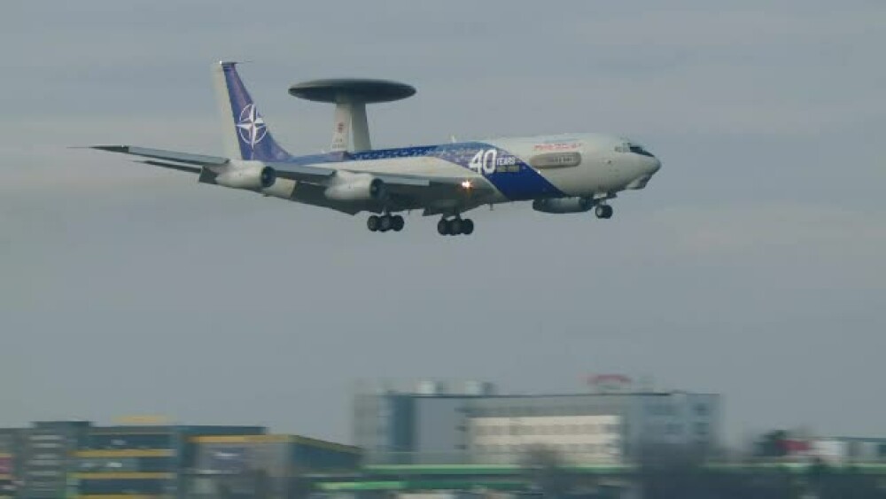 VIDEO. Prima aeronavă NATO de supraveghere a ajuns la București. Avioanele AWACS se află în misiune - Imaginea 8