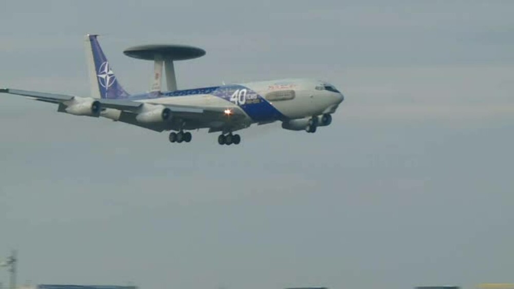 VIDEO. Prima aeronavă NATO de supraveghere a ajuns la București. Avioanele AWACS se află în misiune - Imaginea 9