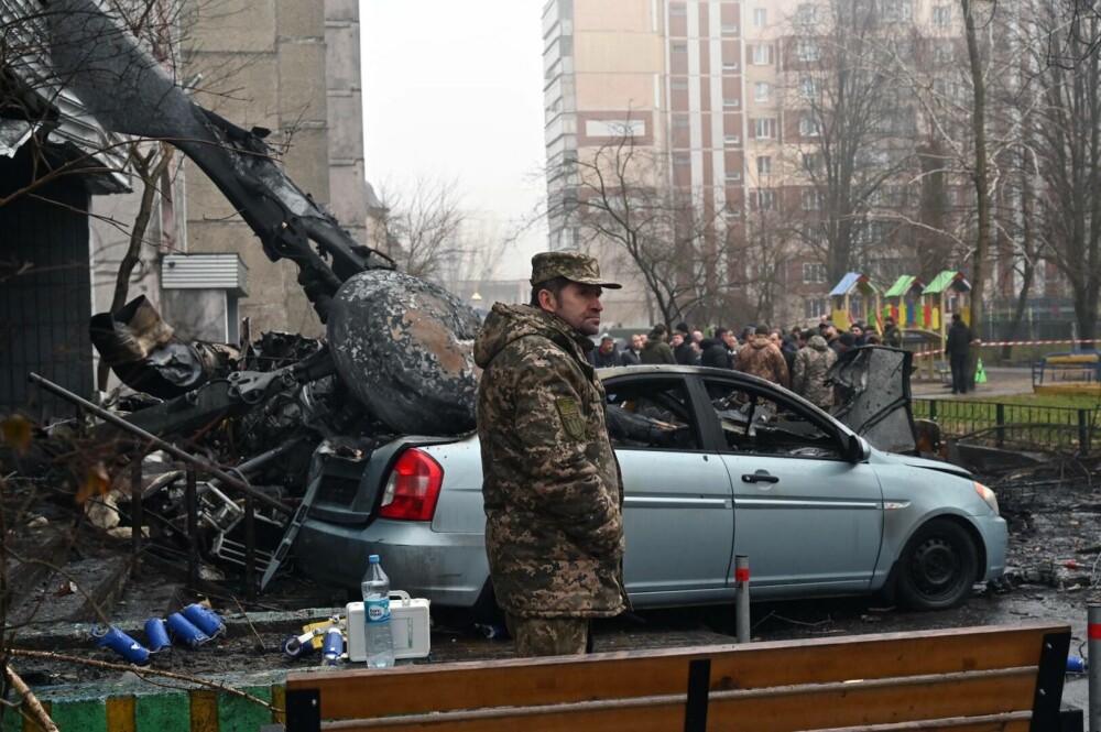 Tragedie în Kiev, un elicopter s-a prăbușit. 17 morți: ministrul de Interne, oficiali și copii, într-un posibil sabotaj - Imaginea 3