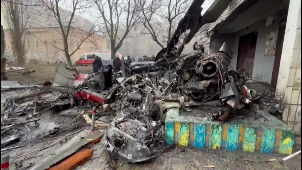 Tragedie în Kiev, un elicopter s-a prăbușit. 17 morți: ministrul de Interne, oficiali și copii, într-un posibil sabotaj - Imaginea 5