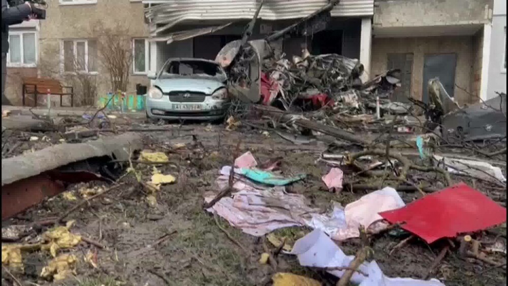 Filmul accidentului de elicopter din Kiev, soldat cu 14 morți. Autoritățile investighează și un posibil sabotaj - Imaginea 1