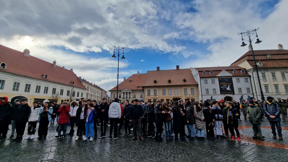 Autoritățile din Sibiu au sărbătorit Mica Unire mai devreme. PSD: Acum sunt plecați în minivacanță. GALERIE FOTO - Imaginea 5