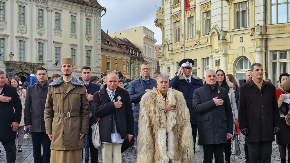 Autoritățile din Sibiu au sărbătorit Mica Unire mai devreme. PSD: Acum sunt plecați în minivacanță. GALERIE FOTO - Imaginea 10