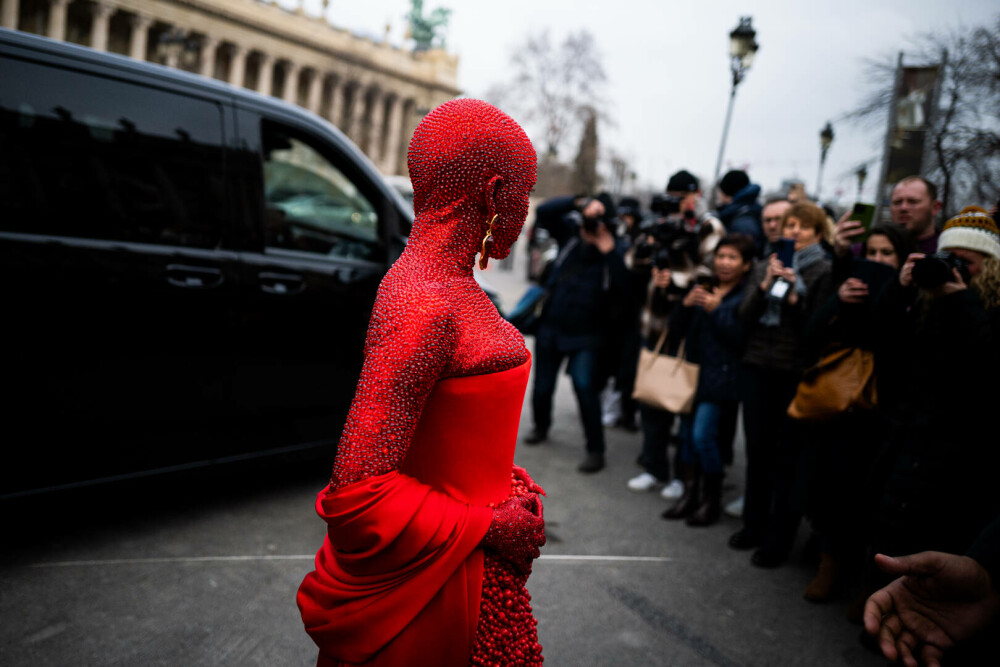 Săptămâna Modei de la Paris. Colecția „haute couture” semnată de Valentino, în prim-plan - Imaginea 3