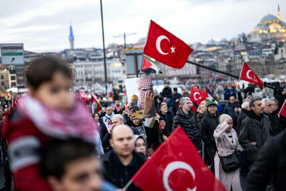 Erdogan a scos în stradă zeci de mii de oameni în prima zi a anului. Manifestație pro-Palestina de amploare. FOTO&VIDEO - Imaginea 1