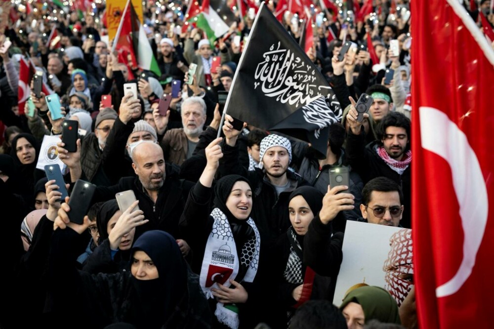 Erdogan a scos în stradă zeci de mii de oameni în prima zi a anului. Manifestație pro-Palestina de amploare. FOTO&VIDEO - Imaginea 6