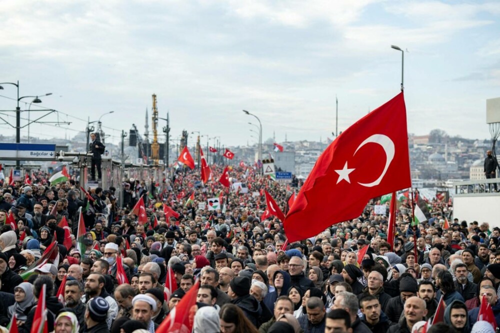 Erdogan a scos în stradă zeci de mii de oameni în prima zi a anului. Manifestație pro-Palestina de amploare. FOTO&VIDEO - Imaginea 8