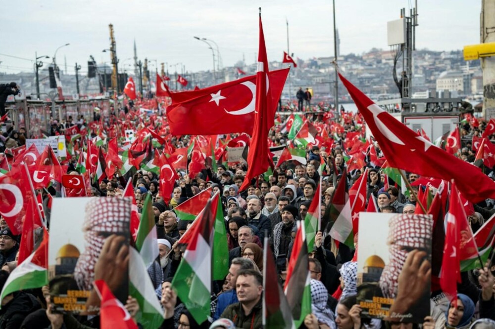 Erdogan a scos în stradă zeci de mii de oameni în prima zi a anului. Manifestație pro-Palestina de amploare. FOTO&VIDEO - Imaginea 9