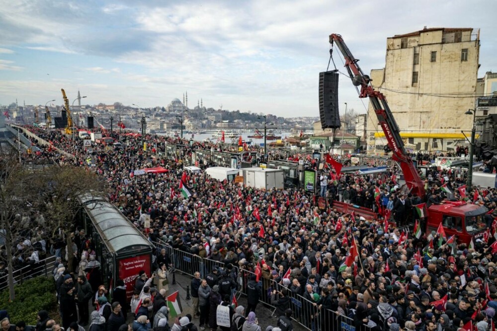 Erdogan a scos în stradă zeci de mii de oameni în prima zi a anului. Manifestație pro-Palestina de amploare. FOTO&VIDEO - Imaginea 13