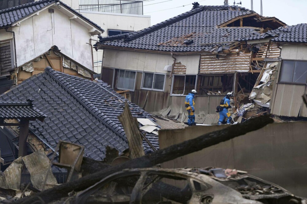 Imagini din satelit arată amploarea dezastrului din Japonia. Pământul s-a ridicat cu 4 metri. „Situația este catastrofală” - Imaginea 14