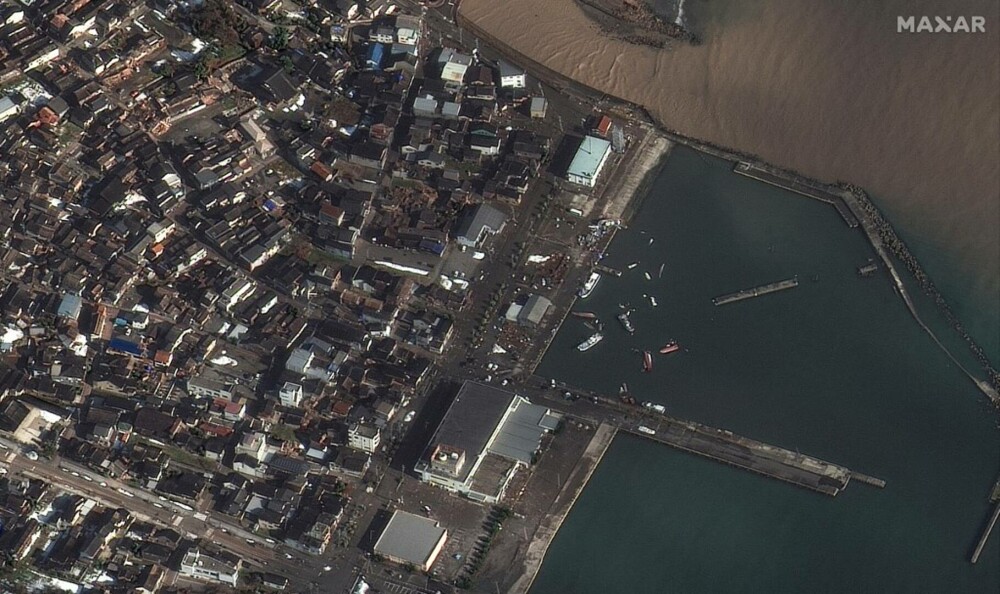 Imagini din satelit arată amploarea dezastrului din Japonia. Pământul s-a ridicat cu 4 metri. „Situația este catastrofală” - Imaginea 6