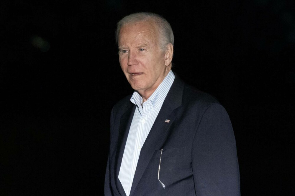 „Este roşu ca sfecla”. Joe Biden, din nou în atenţia tabloidelor după vacanţa petrecută pe Insula Santa Cruz | FOTO - Imaginea 1