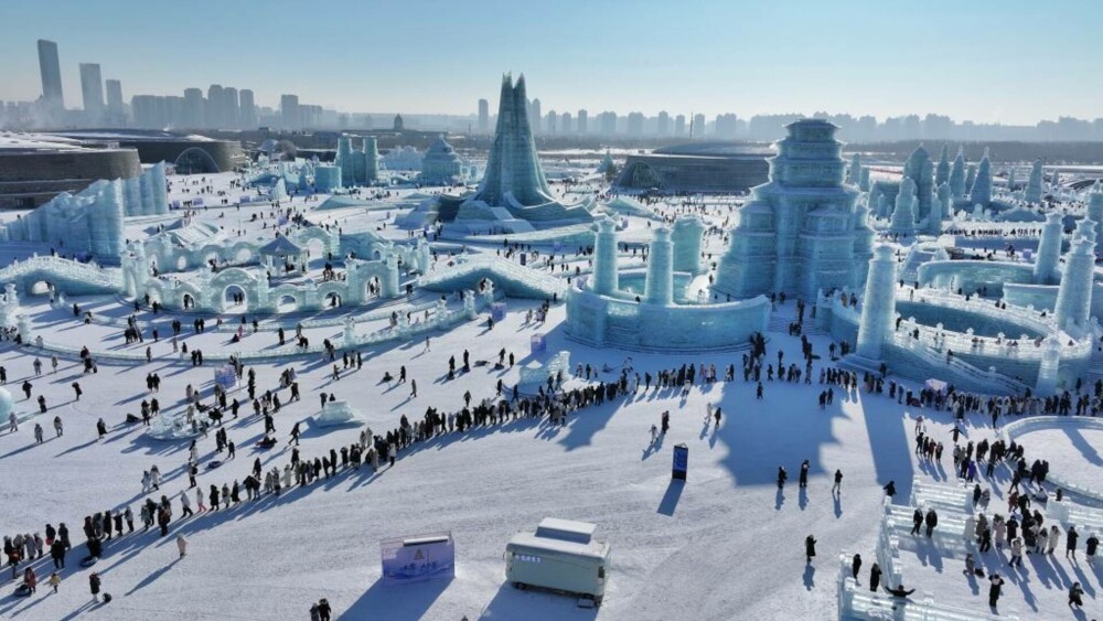 Cum arată „orașul de gheață” din China care atrage anual mii de turiști | GALERIE FOTO - Imaginea 4