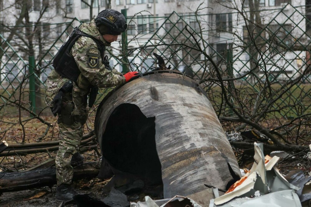 FOTO. Ucraina a prezentat dovada că Rusia a tras cu o rachetă nord-coreeană în atacul de la Harkov - Imaginea 6