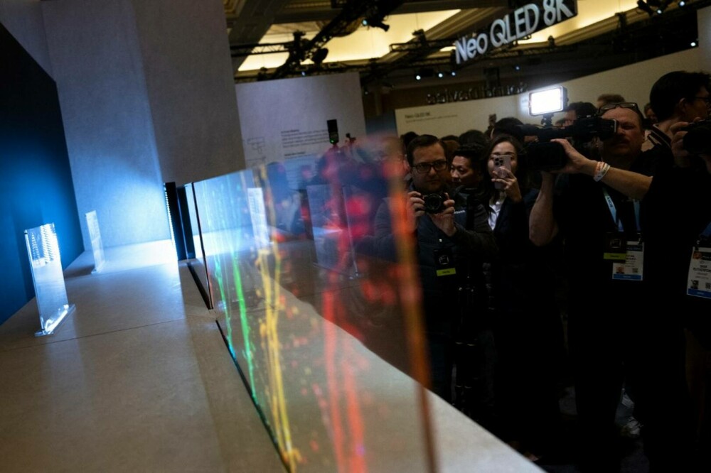 CES 2024. Samsung a anunțat primul ecran MicroLED transparent din lume. Engadget: ”Arată incredibil”. VIDEO - Imaginea 2