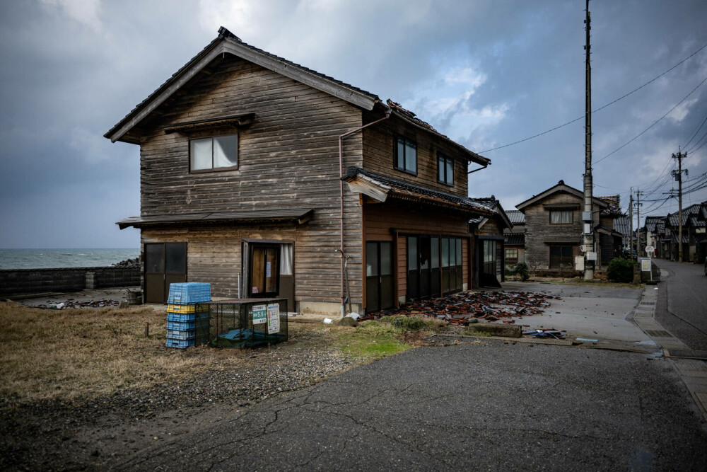 Un sat din Japonia a rezistat cutremurului de 7,5 datorită arhitecturii sale unice. Nu s-a produs nicio pagubă - Imaginea 4