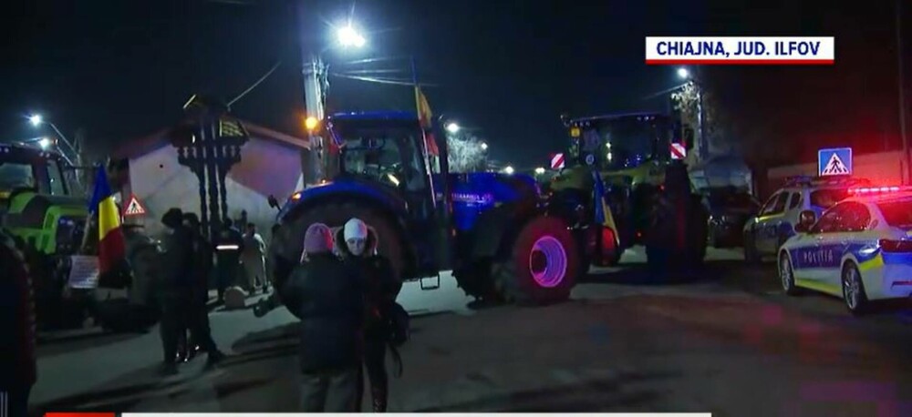 Protestul fermierilor a încins spiritele la intrarea în Capitală. Coloana de utilaje agricole, oprită de blocada Poliției - Imaginea 1