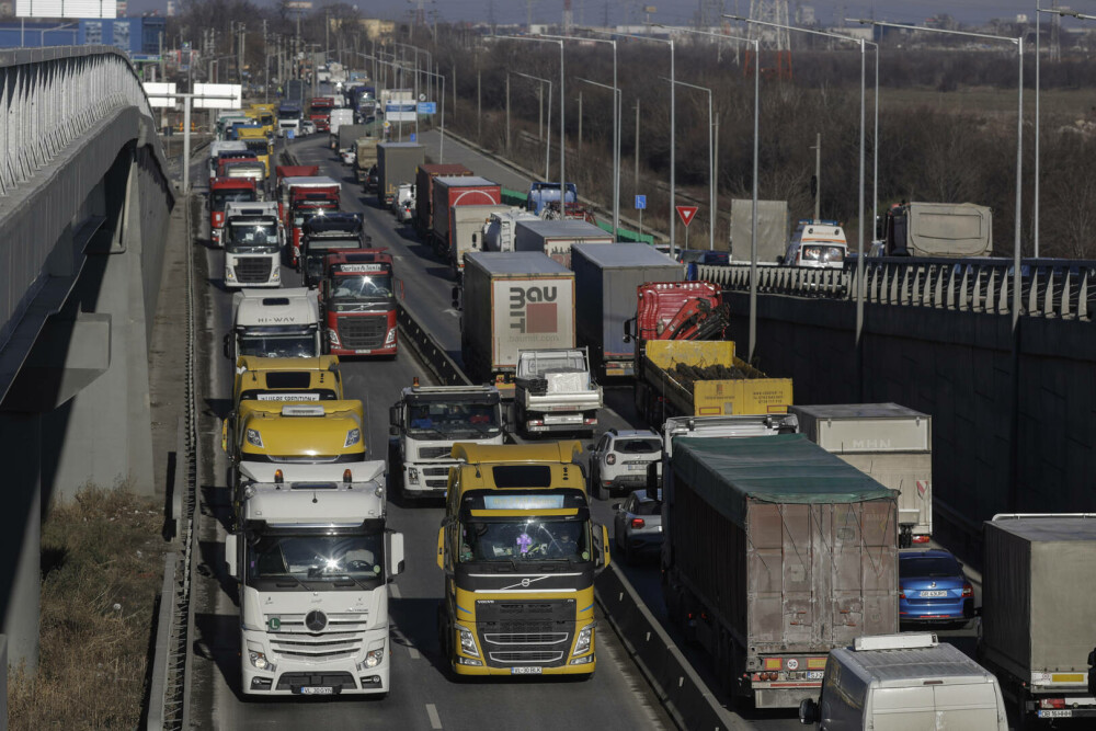 Transportatorii și fermierii anunță că vor continua protestele, după negocierile de la Guvern. „Rămânem în stradă” - Imaginea 1