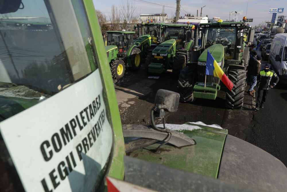 A patra zi de protest al transportatorilor şi fermierilor. Coloane de camioane și tractoare la marginea Bucureștiului - Imaginea 4