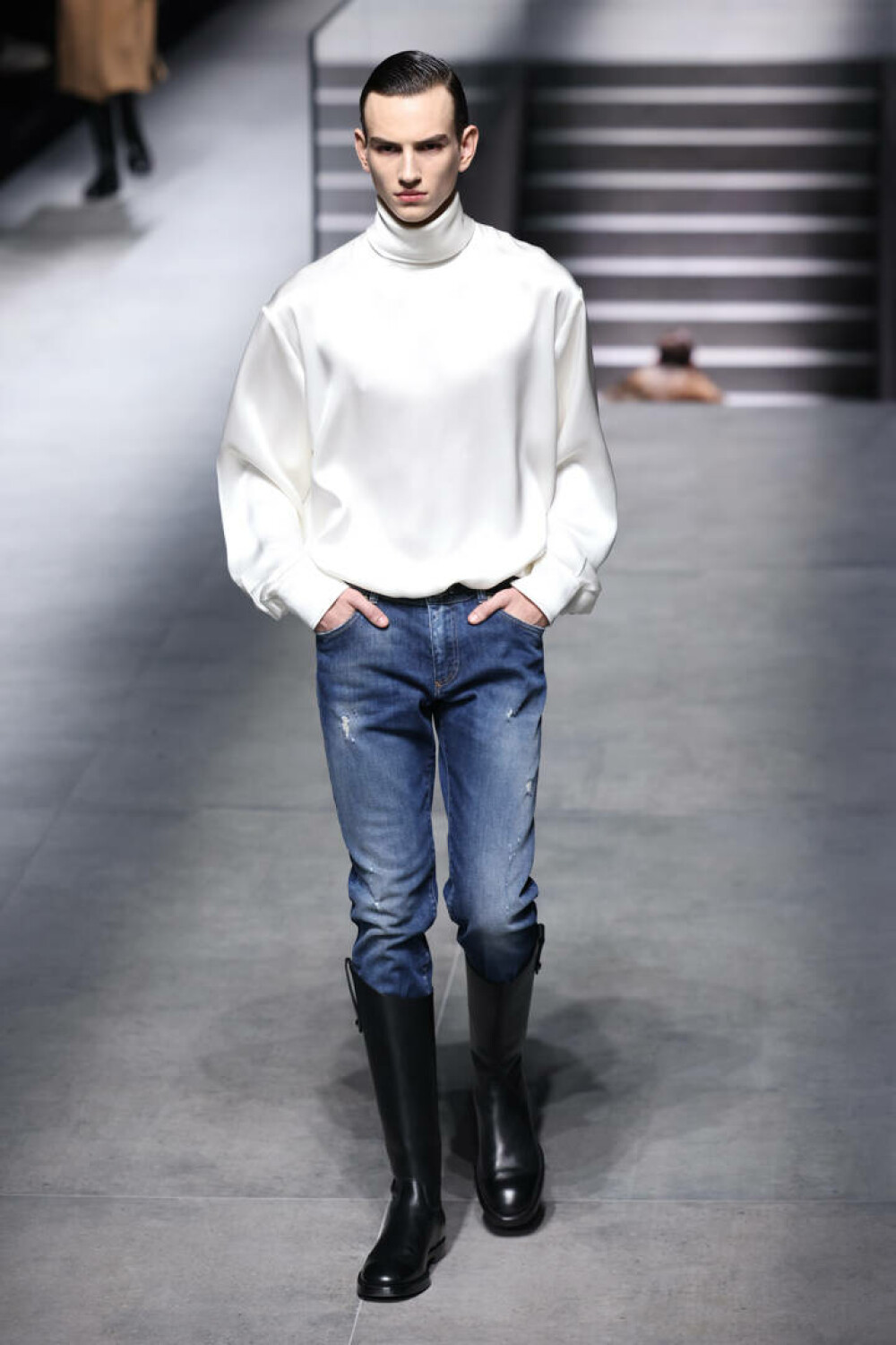 Săptămâna Modei de la Milano: Cum arată bărbatul anului 2024, în viziunea Dolce & Gabbana | GALERIE FOTO - Imaginea 3