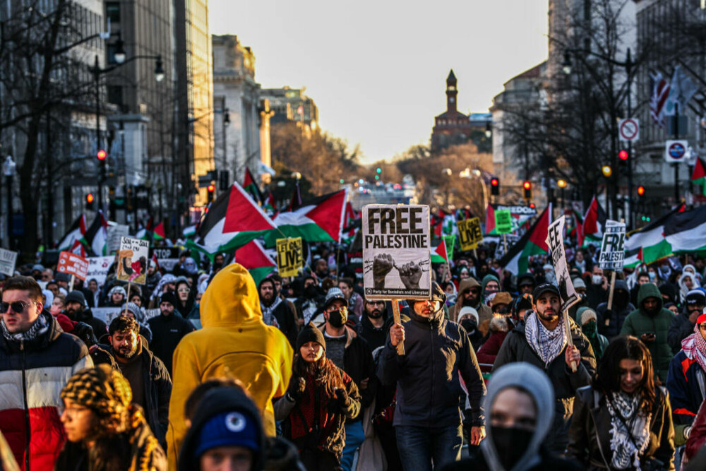 Manifestație pro-palestiniană la Washington. Protestatarii au cerut încetarea focului. „Administraţia Biden a dezamăgit” - Imaginea 3