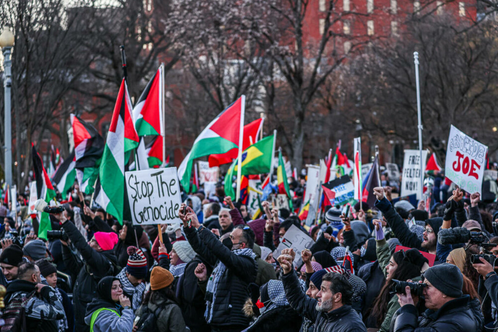 Manifestație pro-palestiniană la Washington. Protestatarii au cerut încetarea focului. „Administraţia Biden a dezamăgit” - Imaginea 4