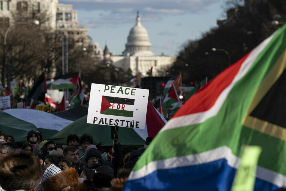 Manifestație pro-palestiniană la Washington. Protestatarii au cerut încetarea focului. „Administraţia Biden a dezamăgit” - Imaginea 6