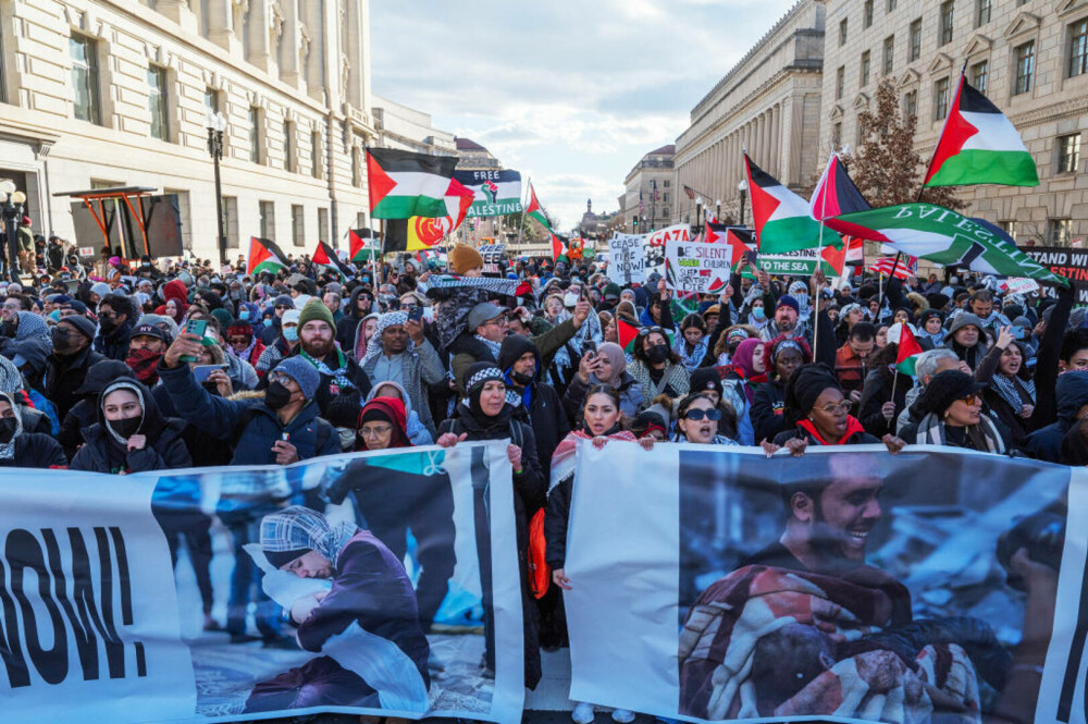 Manifestație pro-palestiniană la Washington. Protestatarii au cerut încetarea focului. „Administraţia Biden a dezamăgit” - Imaginea 9