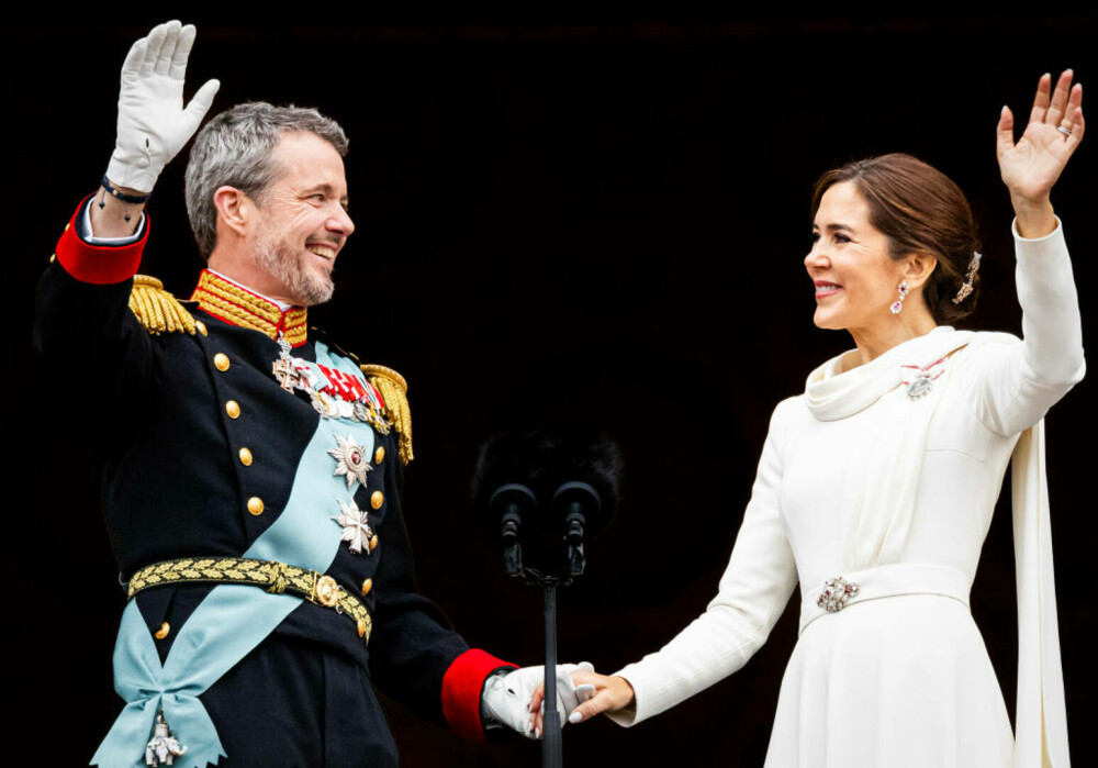 Sărutul regilor danezi, în lumina criticilor. Zvonurile de infidelitate din familie umbresc relația regelui Frederik | FOTO - Imaginea 1