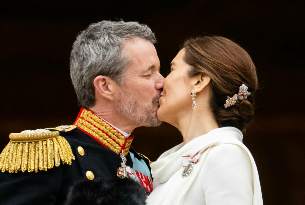 Sărutul regilor danezi, în lumina criticilor. Zvonurile de infidelitate din familie umbresc relația regelui Frederik | FOTO - Imaginea 10