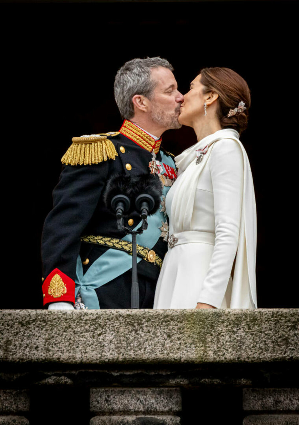 Sărutul regilor danezi, în lumina criticilor. Zvonurile de infidelitate din familie umbresc relația regelui Frederik | FOTO - Imaginea 11