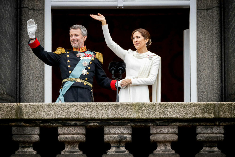 Sărutul regilor danezi, în lumina criticilor. Zvonurile de infidelitate din familie umbresc relația regelui Frederik | FOTO - Imaginea 12