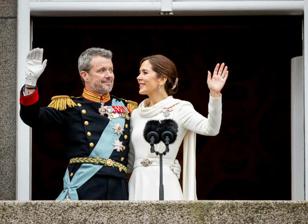 Sărutul regilor danezi, în lumina criticilor. Zvonurile de infidelitate din familie umbresc relația regelui Frederik | FOTO - Imaginea 26